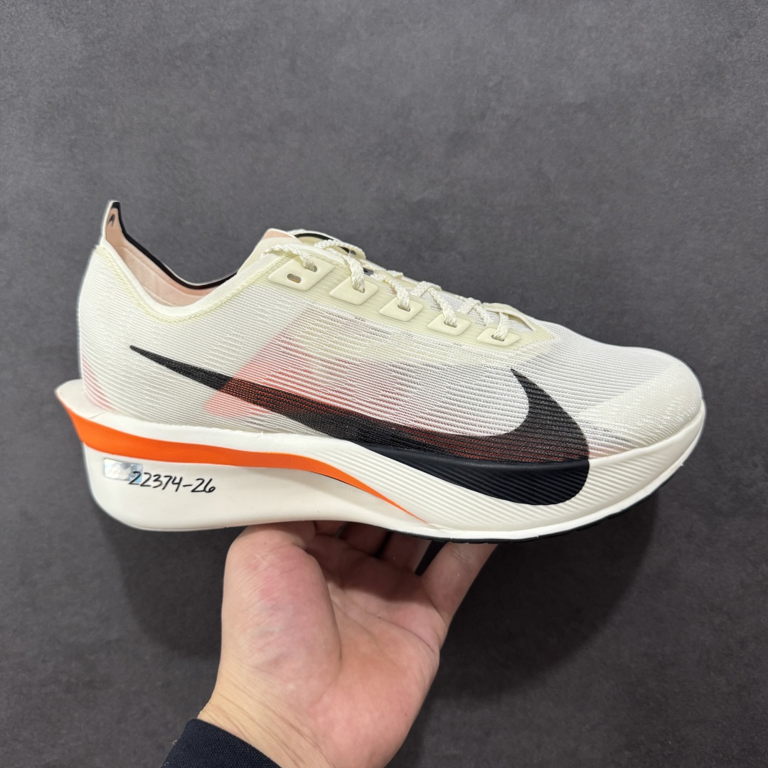 【公司级】Nk ZoomX Vaporfly NEXT% 4 马拉松系列公路竞速超轻缓震透气网纱运动跑步鞋 鞋款轻盈,同时保持出色性能表现 无论是日常畅跑还是马拉松,皆可轻松驾驭 货号:HF6413-100 尺码:36 36.5 37.5 38 38.5 39 40 40.5 41 42 42.5 43 44 44.5 45 46-选品中心
