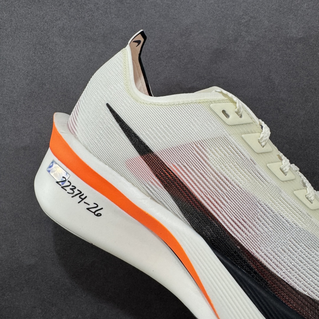 图片[6]-【公司级】Nk ZoomX Vaporfly NEXT% 4 马拉松系列公路竞速超轻缓震透气网纱运动跑步鞋 鞋款轻盈，同时保持出色性能表现 无论是日常畅跑还是马拉松，皆可轻松驾驭 货号：HF6413-100 尺码：36 36.5 37.5 38 38.5 39 40 40.5 41 42 42.5 43 44 44.5 45 46-选品中心