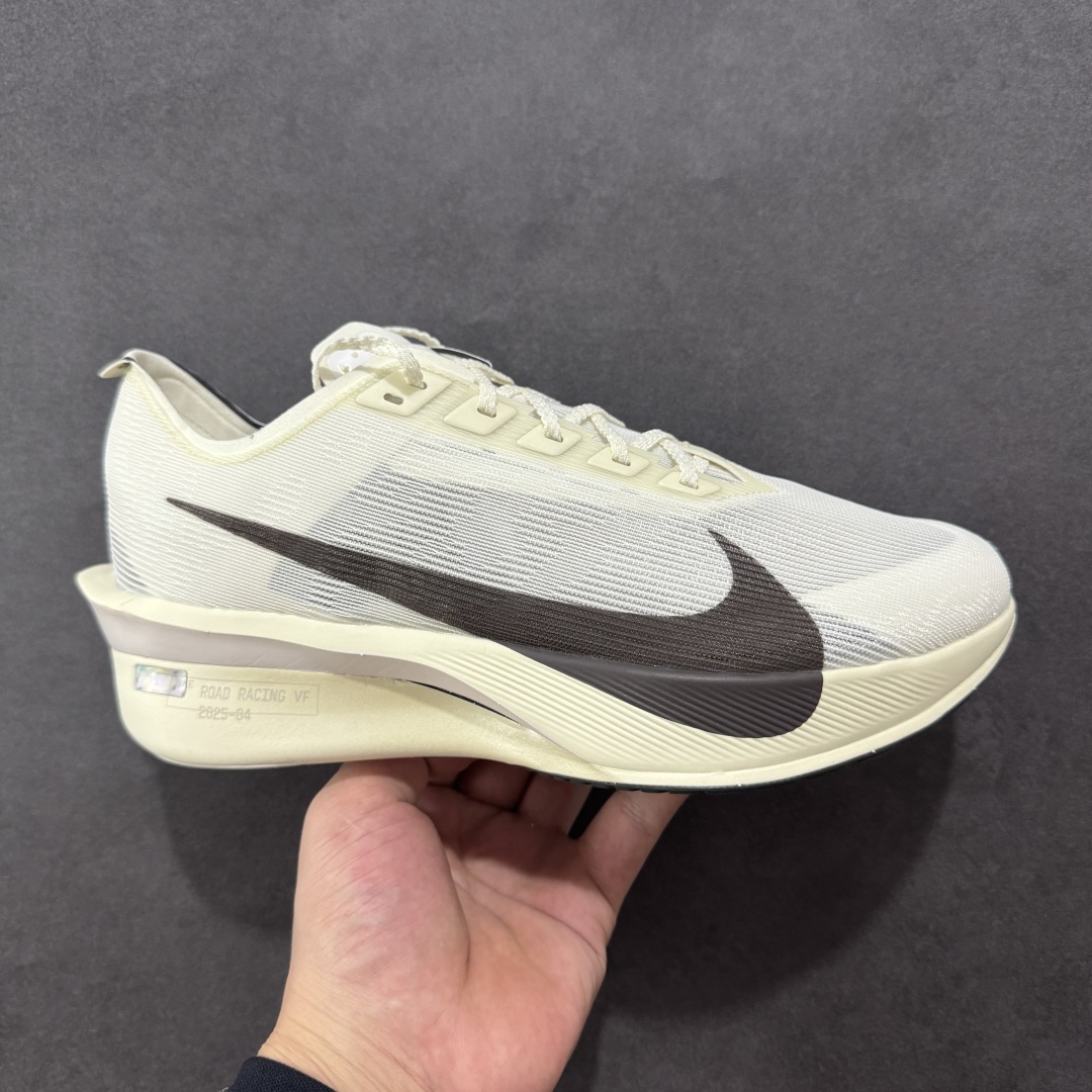 【公司级】Nk ZoomX Vaporfly NEXT% 4 马拉松系列公路竞速超轻缓震透气网纱运动跑步鞋 鞋款轻盈,同时保持出色性能表现 无论是日常畅跑还是马拉松,皆可轻松驾驭 货号:HV6107-100 尺码:36 36.5 37.5 38 38.5 39 40 40.5 41 42 42.5 43 44 44.5 45 46-选品中心