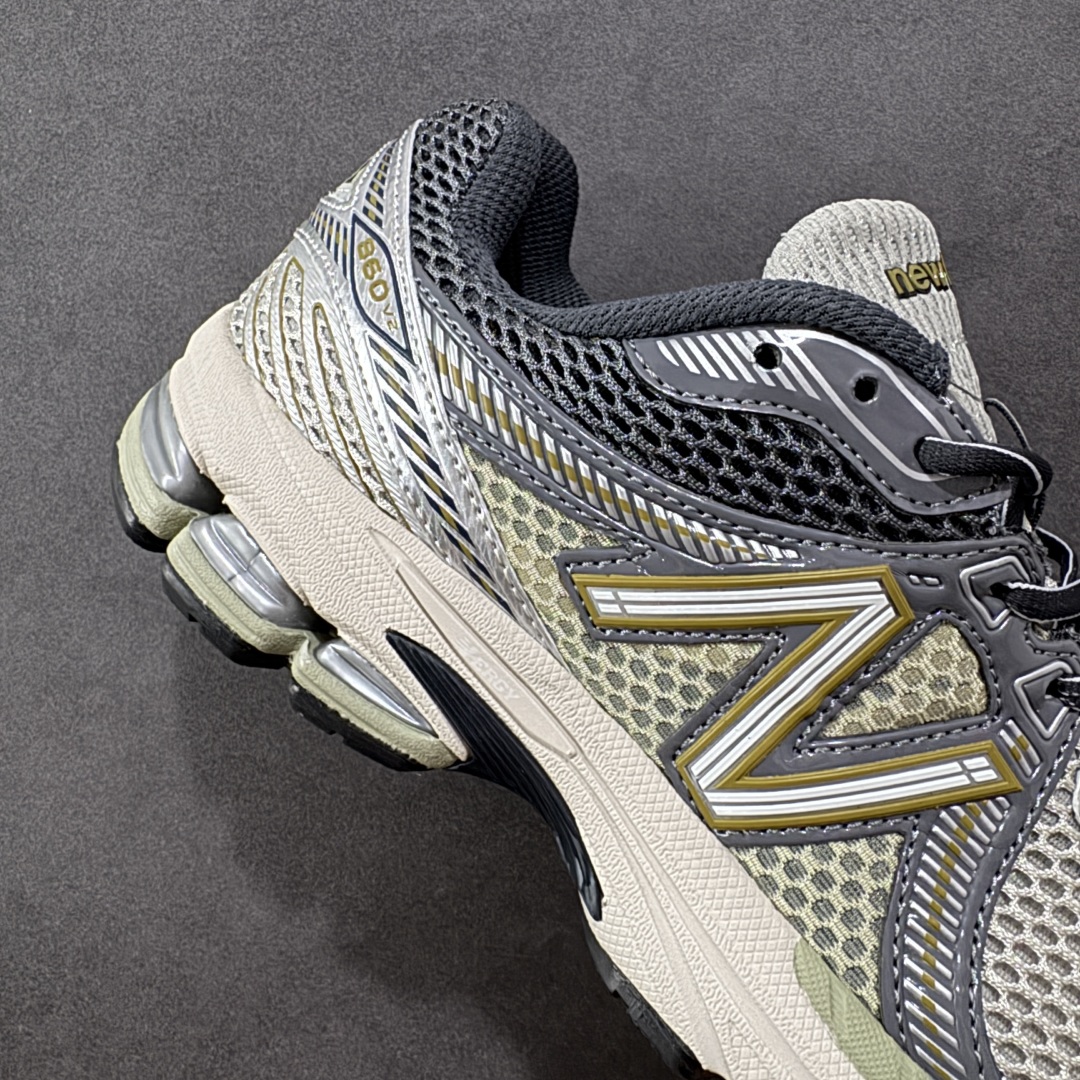 图片[6]-【K8版本】New Balance NB 860V2 防滑耐磨低帮跑步鞋 正确组合大底 非市场涂漆描边大底 区别任意版本 版型清洁度一流 做工无敌 正确网格中底 原材料打造 AiméLeon Dore的灵感来自闪亮的覆盖层 这是当时高性能跑鞋的常见设计细节AiméLeonDore的思想依赖金属金色和银色贴花来赋予鞋型独特的个性 货号： ML860KR2 尺码： 36 37 37.5 38 38.5 39.5 40 40.5 41.5 42 42.5 43 44 44.5 45-选品中心