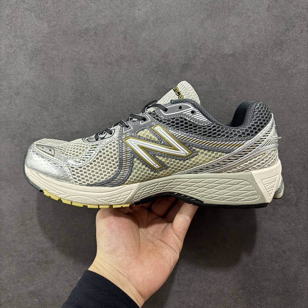 图片[2]-【K8版本】New Balance NB 860V2 防滑耐磨低帮跑步鞋 正确组合大底 非市场涂漆描边大底 区别任意版本 版型清洁度一流 做工无敌 正确网格中底 原材料打造 AiméLeon Dore的灵感来自闪亮的覆盖层 这是当时高性能跑鞋的常见设计细节AiméLeonDore的思想依赖金属金色和银色贴花来赋予鞋型独特的个性 货号： ML860KR2 尺码： 36 37 37.5 38 38.5 39.5 40 40.5 41.5 42 42.5 43 44 44.5 45-选品中心