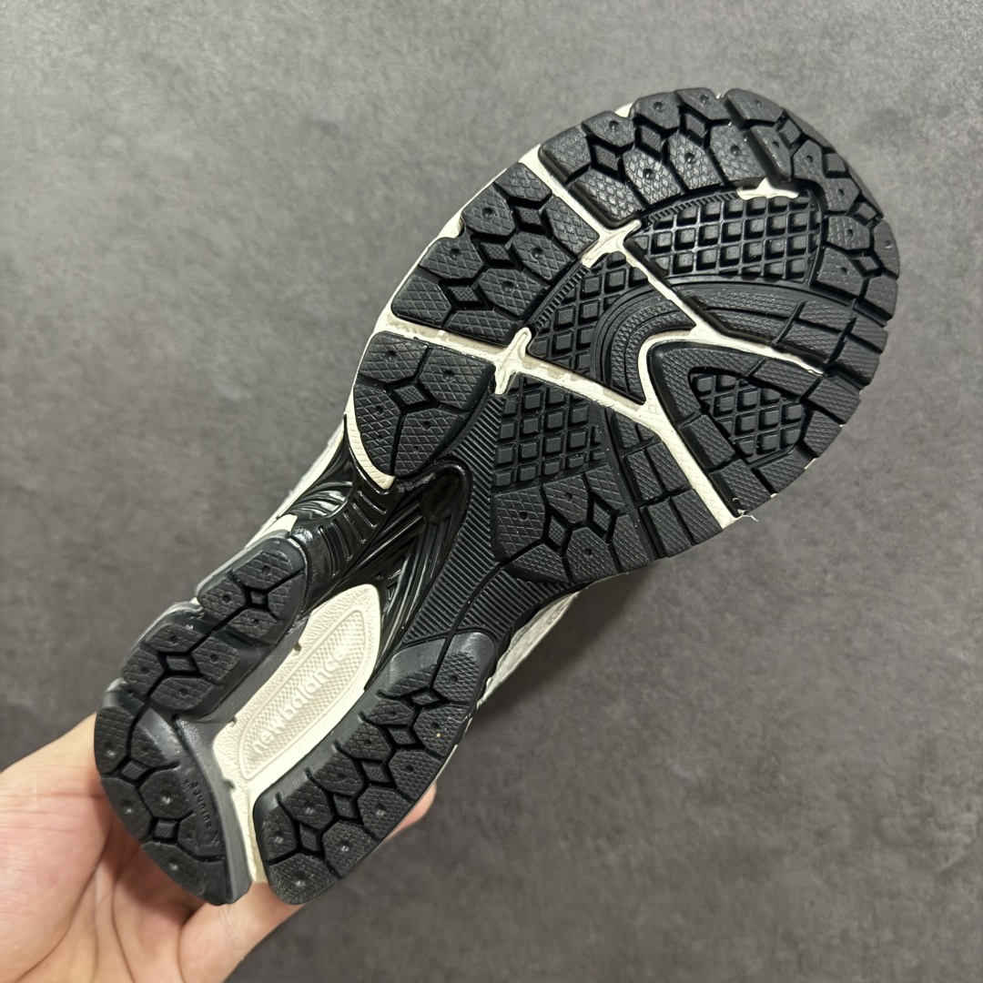 图片[9]-【K8版本】New Balance NB 860V2 防滑耐磨低帮跑步鞋 正确组合大底 非市场涂漆描边大底 区别任意版本 版型清洁度一流 做工无敌 正确网格中底 原材料打造 AiméLeon Dore的灵感来自闪亮的覆盖层 这是当时高性能跑鞋的常见设计细节AiméLeonDore的思想依赖金属金色和银色贴花来赋予鞋型独特的个性 货号： ML860GB2 尺码： 36 37 37.5 38 38.5 39.5 40 40.5 41.5 42 42.5 43 44 44.5 45-选品中心