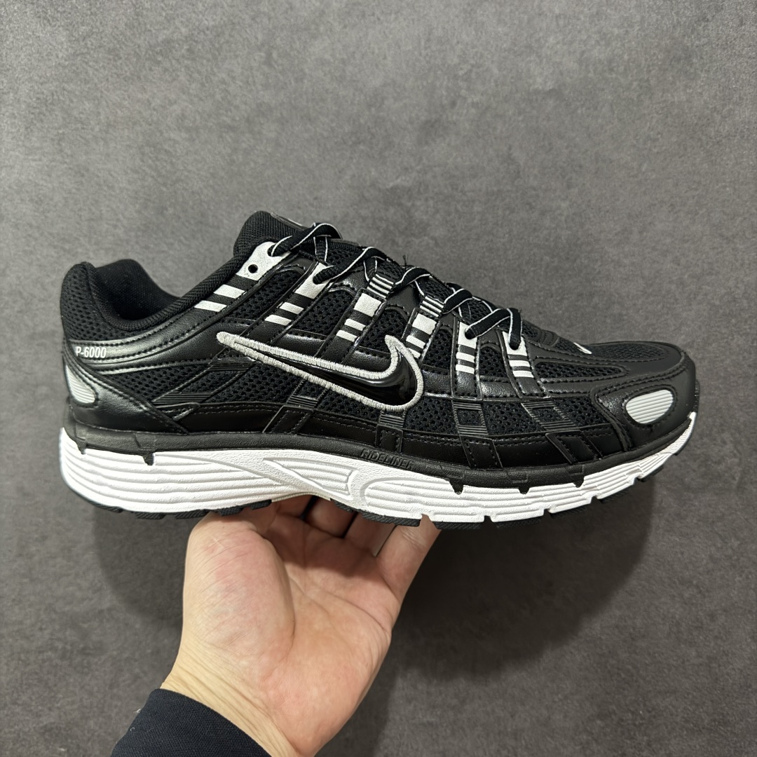 【纯原版】Nike P-6000 Premium系列低帮复古老爹风休闲运动舒适慢跑鞋 CD6404-026 男女鞋真标半码制 升级原楦原纸版数据开发版型 采用硬质牛剖革组合透气网面材质 正确3层组织中底搭载EVA轻量缓震嵌入双层革新物料鞋垫,外置防滑耐磨橡胶底片❗ 尺码:36 36.5 37.5 38 38.5 39 40 40.5 41 42 42.5 43 44 44.5 45-选品中心