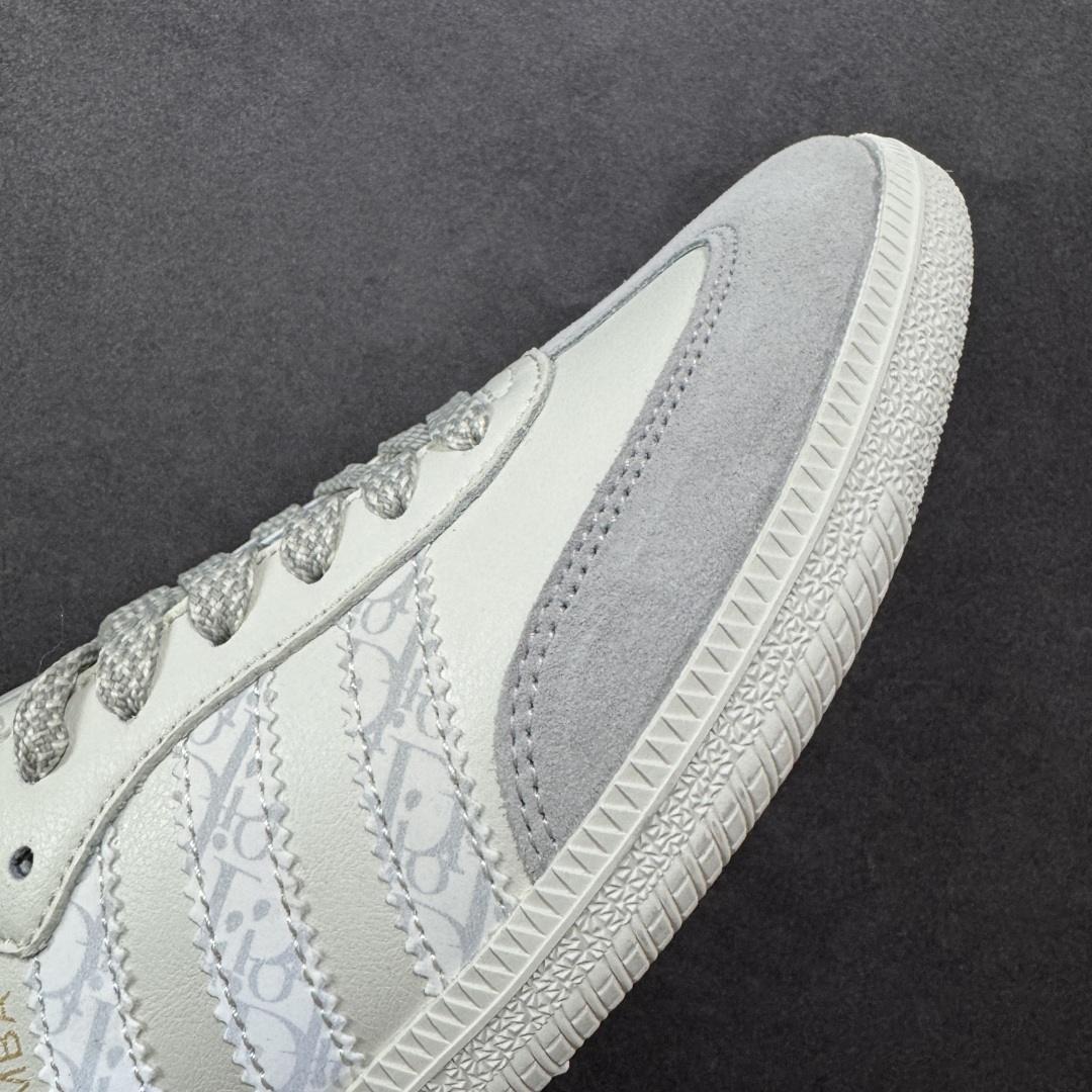 
【定制版】adidas originals Samba OG x DIOR
桑巴舞系列复古经典轻便板鞋