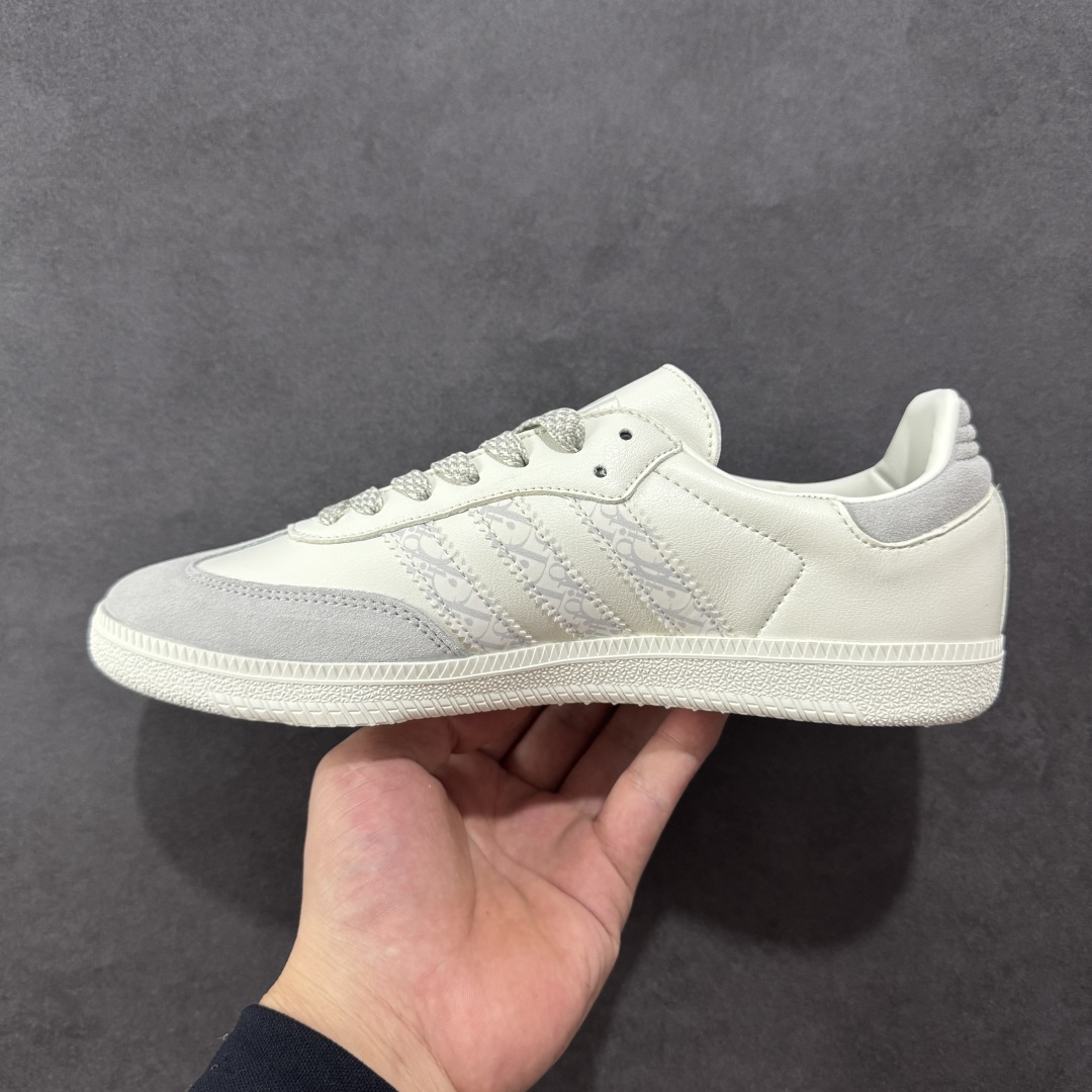 
【定制版】adidas originals Samba OG x DIOR
桑巴舞系列复古经典轻便板鞋