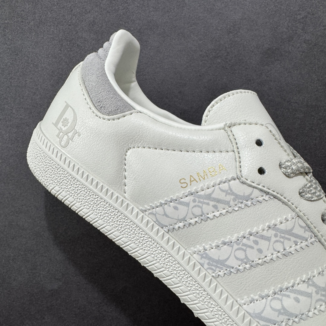 
【定制版】adidas originals Samba OG x DIOR
桑巴舞系列复古经典轻便板鞋