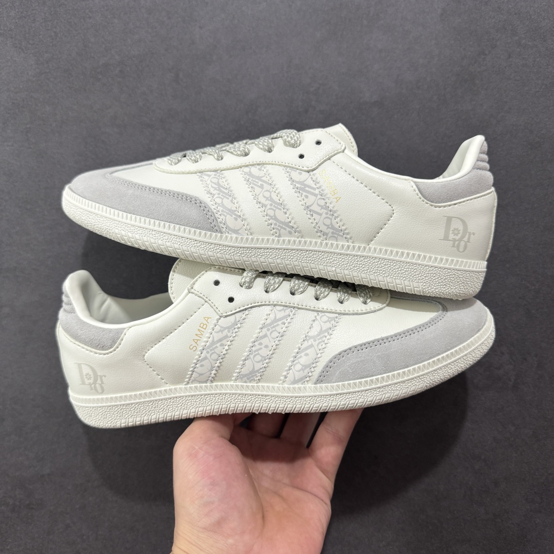 
【定制版】adidas originals Samba OG x DIOR
桑巴舞系列复古经典轻便板鞋