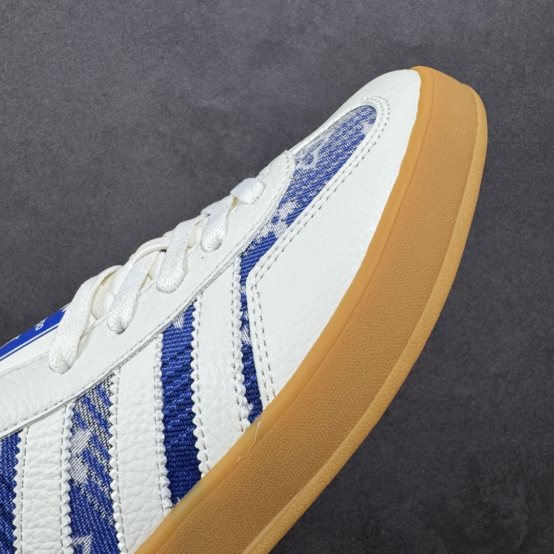 图片[5]-【定制版】AD SAMBA OG x Louis Vuitton 白蓝 该鞋款鞋面采用多种材料拼接(缝/车线) Superstar系列又备受众多滑板爱好者的青睐 这款Superstar经典鞋 沿用50年来的贝壳鞋头样式 继往开来 采用皮革鞋面和浑厚全包大底设计 烫金徽标伴你在滑板上留下“流星”般绚丽的轨迹 货号： SC9207-732 尺码： 36 36.5 37.5 38 38.5 39 40 40.5 41 42 42.5 43 44 44.5 45-选品中心