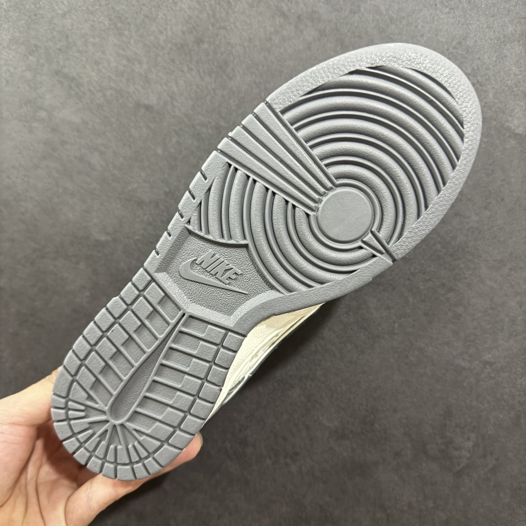 图片[9]-【定制版】Nike SB Dunk Low LV联名 三勾夜光灰底满天星 周年高端定制 低帮休闲板鞋 YX5066-361  #定制鞋盒 大厂纯原品质出货 超高清洁度 皮料切割干净无任何毛边 细节完美   尺码：36 36.5 37.5 38 36.5 39 40 40.5 41 42 42.5 43 44 44.5 45-选品中心