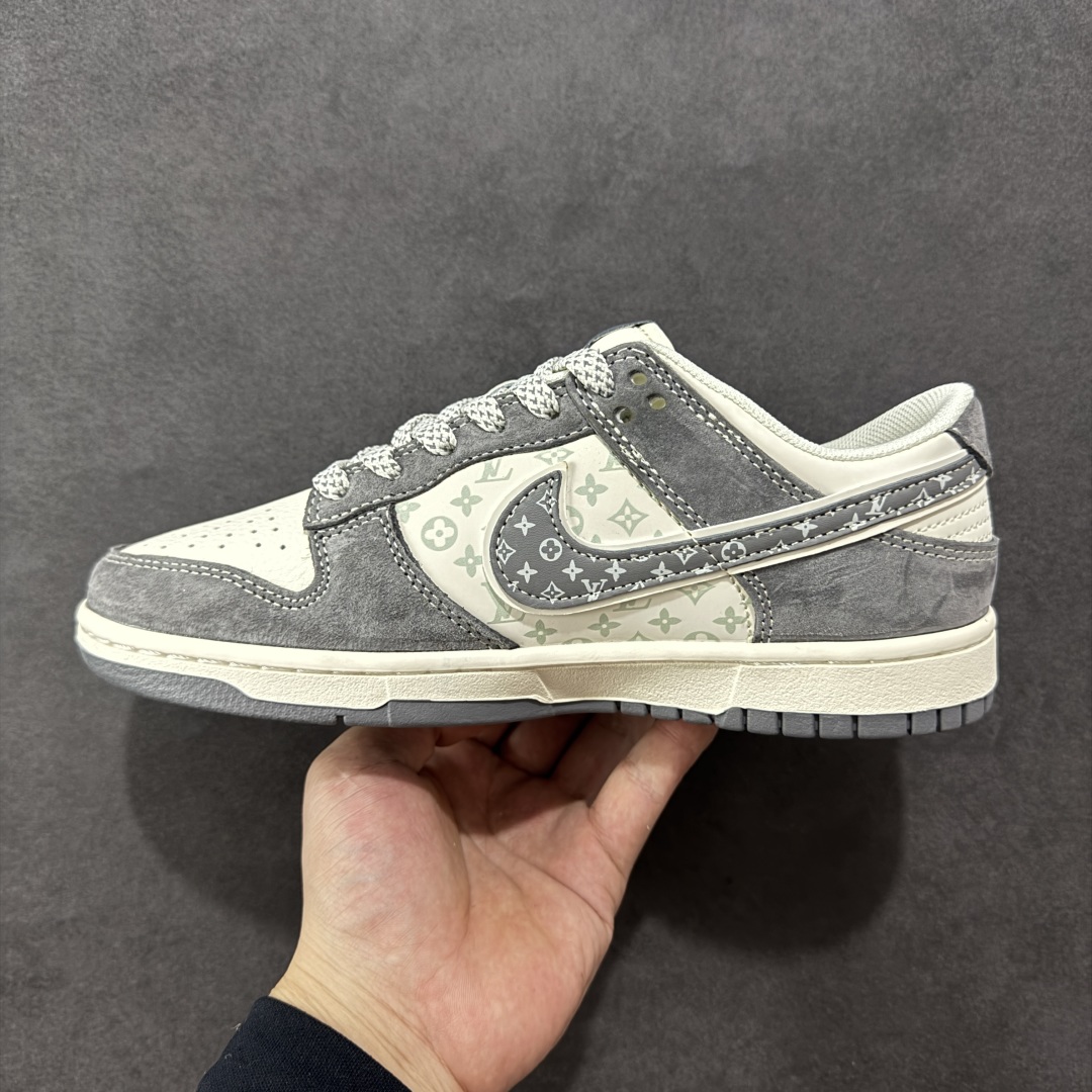 图片[2]-【定制版】Nike SB Dunk Low LV联名 三勾夜光灰底满天星 周年高端定制 低帮休闲板鞋 YX5066-361  #定制鞋盒 大厂纯原品质出货 超高清洁度 皮料切割干净无任何毛边 细节完美   尺码：36 36.5 37.5 38 36.5 39 40 40.5 41 42 42.5 43 44 44.5 45-选品中心