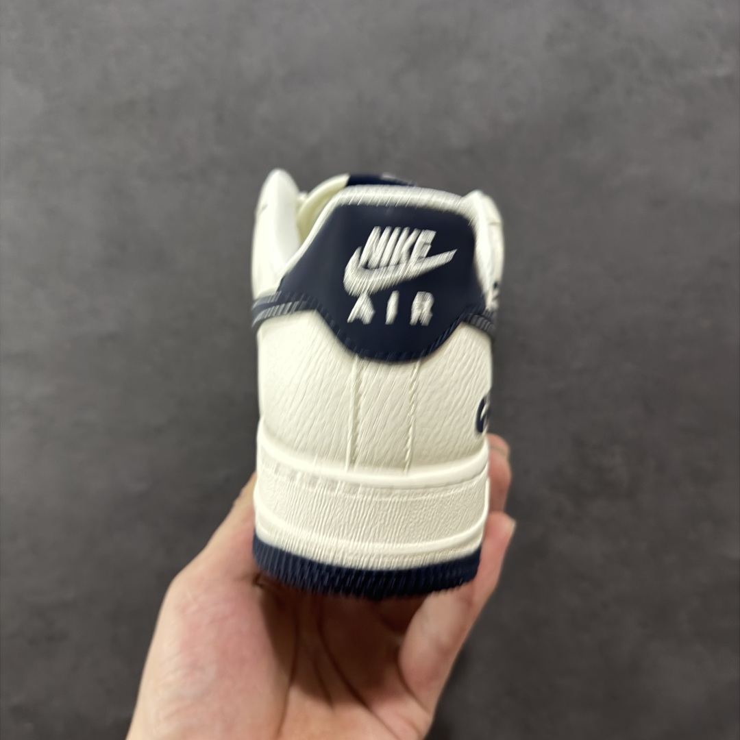图片[4]-【定制版】海外限量发售！公司级Nike Air Force 1 \’07 Low “古驰联名——鬼脸米蓝”空军一号 低帮 运动鞋 休闲鞋 折边针车 工艺难度大 原楦头原纸板 原装鞋盒 定制五金配件 内置全掌气垫 原厂鞋底 货号：QW5836-006 尺码：36 36.5 37.5 38 38.5 39 40 40.5 41 42 42.5 43 44 44.5 45-选品中心