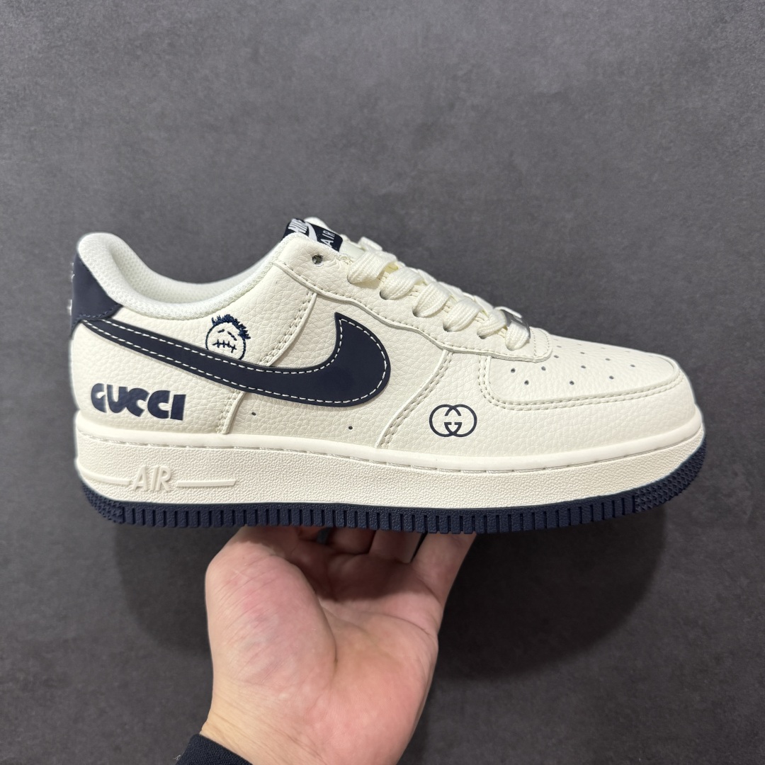 【定制版】海外限量发售!公司级Nike Air Force 1 \'07 Low “古驰联名——鬼脸米蓝”空军一号 低帮 运动鞋 休闲鞋 折边针车 工艺难度大 原楦头原纸板 原装鞋盒 定制五金配件 内置全掌气垫 原厂鞋底 货号:QW5836-006 尺码:36 36.5 37.5 38 38.5 39 40 40.5 41 42 42.5 43 44 44.5 45-选品中心