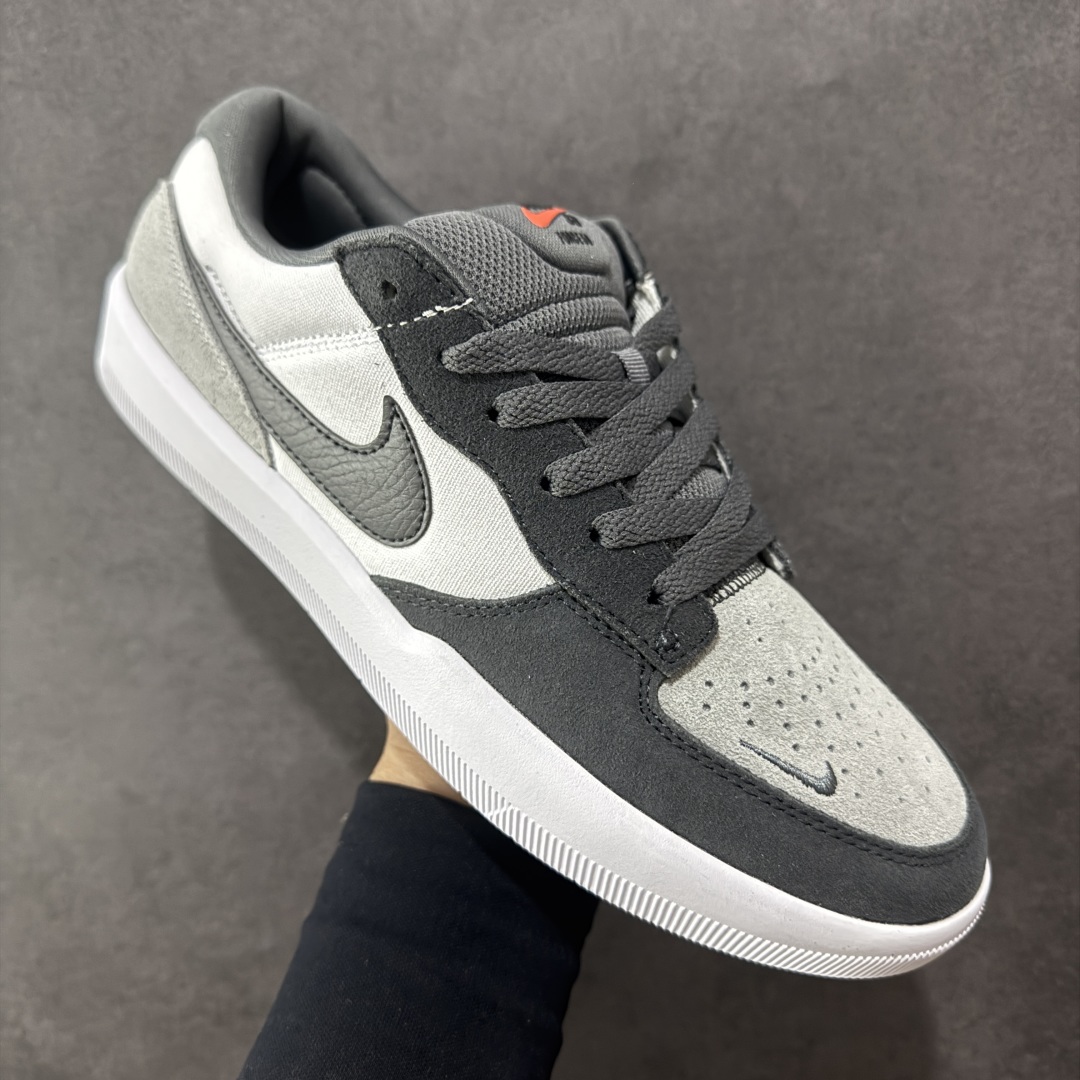 图片[3]-【纯原版】NK SB Force 58 Prml 空军58系列低帮休闲运动滑板板鞋 DV5477-001 市面最高版出货 区别市场通货便宜版本 质感细节 中底鞋垫都不一样 欢迎对比 鞋面由帆布和麂皮拼接 层次感丰富 搭配硫化外底 耐磨耐穿 鞋舌及中底后跟处饰有SB Logo 表明鞋款身份 采用包边设计 经久耐穿 硫化结构则有效提升灵活性 穿上这款全新推出的创意力作 助你耀动街头 尺码：36 36.5 37.5 38 38.5 39 40 40.5 41 42 42.5 43 44 45-选品中心