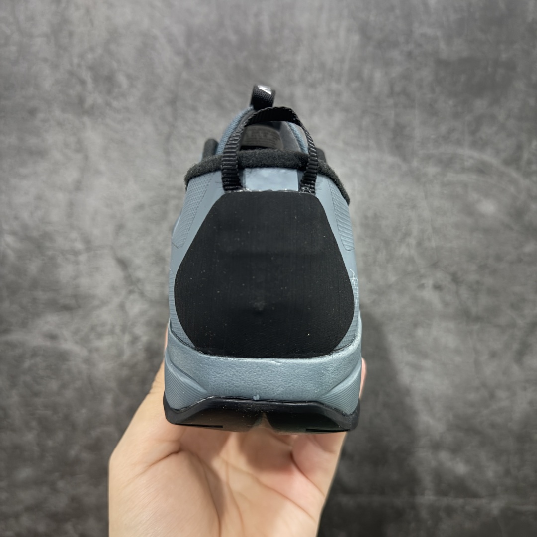 图片[4]-【公司级】ARC‘TERYX始祖鸟 KONSEAL LT 轻量 男子 登山鞋 夏季透气款 徒步 攀岩 徒步户外休闲鞋 上脚舒适轻便无负重感 四季百搭 始祖鸟 KONSEAL LT轻量户外鞋，这双鞋，不仅仅可以穿着逛街上班，更可以穿着徒步旅游甚至攀岩！说实话，没多少人真的会去攀岩，经我们试穿，这双鞋，日常穿也是非常舒服轻便！搭配日常的衣服完全不违和！结构中底TPU底盘，保护双脚。配置3D模具保护双脚+一体化系带系统，鞋面防撕裂网布、TPU保护膜和牛巴革合成面料，喜欢放心入！这种类型的鞋子咱们家超难得遇到一次，喜欢一定不要错过 尺码：39 40 41 42 43 44 45-选品中心