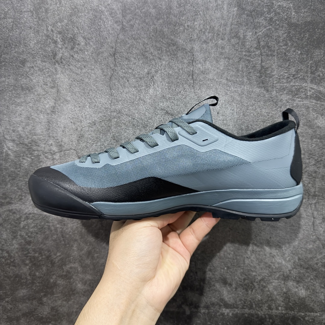 图片[2]-【公司级】ARC‘TERYX始祖鸟 KONSEAL LT 轻量 男子 登山鞋 夏季透气款 徒步 攀岩 徒步户外休闲鞋 上脚舒适轻便无负重感 四季百搭 始祖鸟 KONSEAL LT轻量户外鞋，这双鞋，不仅仅可以穿着逛街上班，更可以穿着徒步旅游甚至攀岩！说实话，没多少人真的会去攀岩，经我们试穿，这双鞋，日常穿也是非常舒服轻便！搭配日常的衣服完全不违和！结构中底TPU底盘，保护双脚。配置3D模具保护双脚+一体化系带系统，鞋面防撕裂网布、TPU保护膜和牛巴革合成面料，喜欢放心入！这种类型的鞋子咱们家超难得遇到一次，喜欢一定不要错过 尺码：39 40 41 42 43 44 45-选品中心