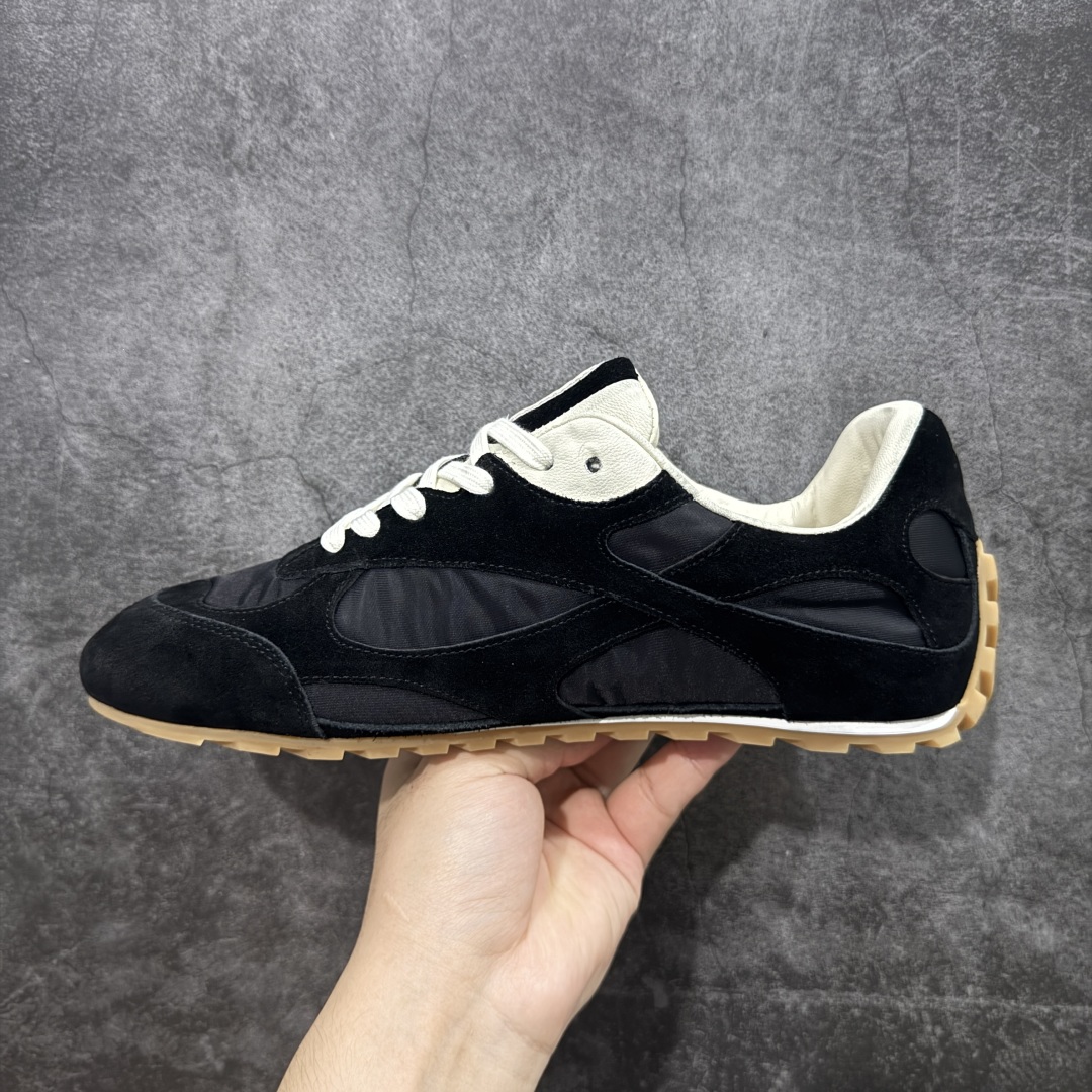 图片[2]-【莞产礼盒版】BOTTEGA VENETA Orbit Runner BV葆蝶家时尚休闲王一博同款老爹鞋运动鞋 原版开发 一比一打造 高端礼盒装 相似度百分之99以上 市场一梯队级别品质 区别市场任何标文顶级品质版本 采用轻质科技网布面料 搭配几何图案设计橡胶外底 王炸系列 高版本 认准套包工艺 实际增高很多哦 还是一样显腿细非常nice 耐玩耐造 对标对版 套包鞋工艺 认准高版本 大底选用拼色TPU大底 配置原版包装 尺码：35 36 37 38 39 40 41 42 43 44 45-选品中心