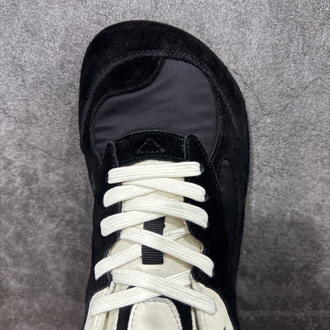 图片[5]-【莞产礼盒版】BOTTEGA VENETA Orbit Runner BV葆蝶家时尚休闲王一博同款老爹鞋运动鞋 原版开发 一比一打造 高端礼盒装 相似度百分之99以上 市场一梯队级别品质 区别市场任何标文顶级品质版本 采用轻质科技网布面料 搭配几何图案设计橡胶外底 王炸系列 高版本 认准套包工艺 实际增高很多哦 还是一样显腿细非常nice 耐玩耐造 对标对版 套包鞋工艺 认准高版本 大底选用拼色TPU大底 配置原版包装 尺码：35 36 37 38 39 40 41 42 43 44 45-选品中心