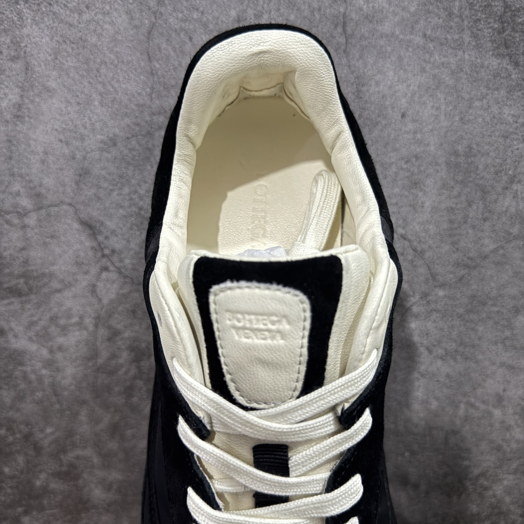 图片[8]-【莞产礼盒版】BOTTEGA VENETA Orbit Runner BV葆蝶家时尚休闲王一博同款老爹鞋运动鞋 原版开发 一比一打造 高端礼盒装 相似度百分之99以上 市场一梯队级别品质 区别市场任何标文顶级品质版本 采用轻质科技网布面料 搭配几何图案设计橡胶外底 王炸系列 高版本 认准套包工艺 实际增高很多哦 还是一样显腿细非常nice 耐玩耐造 对标对版 套包鞋工艺 认准高版本 大底选用拼色TPU大底 配置原版包装 尺码：35 36 37 38 39 40 41 42 43 44 45-选品中心