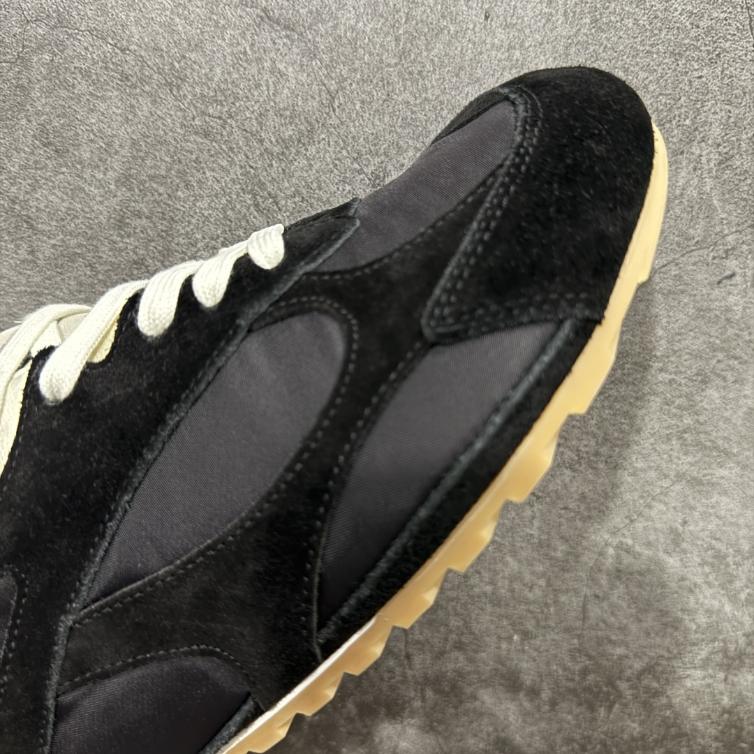 图片[6]-【莞产礼盒版】BOTTEGA VENETA Orbit Runner BV葆蝶家时尚休闲王一博同款老爹鞋运动鞋 原版开发 一比一打造 高端礼盒装 相似度百分之99以上 市场一梯队级别品质 区别市场任何标文顶级品质版本 采用轻质科技网布面料 搭配几何图案设计橡胶外底 王炸系列 高版本 认准套包工艺 实际增高很多哦 还是一样显腿细非常nice 耐玩耐造 对标对版 套包鞋工艺 认准高版本 大底选用拼色TPU大底 配置原版包装 尺码：35 36 37 38 39 40 41 42 43 44 45-选品中心