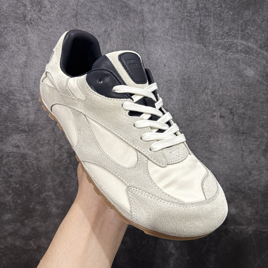 图片[3]-【莞产礼盒版】BOTTEGA VENETA Orbit Runner BV葆蝶家时尚休闲王一博同款老爹鞋运动鞋 原版开发 一比一打造 高端礼盒装 相似度百分之99以上 市场一梯队级别品质 区别市场任何标文顶级品质版本 采用轻质科技网布面料 搭配几何图案设计橡胶外底 王炸系列 高版本 认准套包工艺 实际增高很多哦 还是一样显腿细非常nice 耐玩耐造 对标对版 套包鞋工艺 认准高版本 大底选用拼色TPU大底 配置原版包装 尺码：35 36 37 38 39 40 41 42 43 44 45-选品中心