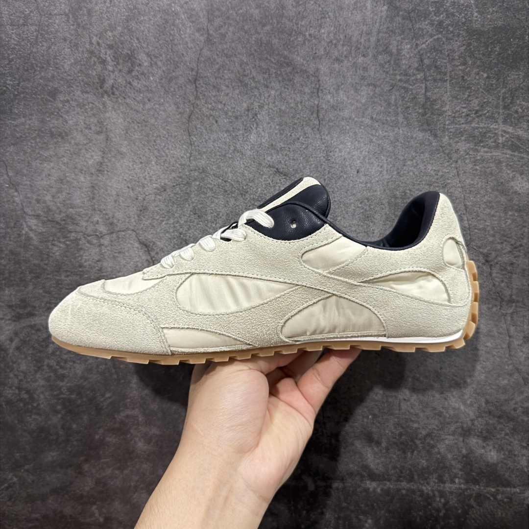 图片[2]-【莞产礼盒版】BOTTEGA VENETA Orbit Runner BV葆蝶家时尚休闲王一博同款老爹鞋运动鞋 原版开发 一比一打造 高端礼盒装 相似度百分之99以上 市场一梯队级别品质 区别市场任何标文顶级品质版本 采用轻质科技网布面料 搭配几何图案设计橡胶外底 王炸系列 高版本 认准套包工艺 实际增高很多哦 还是一样显腿细非常nice 耐玩耐造 对标对版 套包鞋工艺 认准高版本 大底选用拼色TPU大底 配置原版包装 尺码：35 36 37 38 39 40 41 42 43 44 45-选品中心