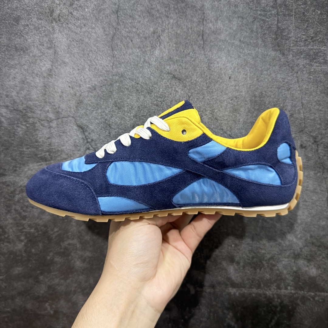 图片[2]-【莞产礼盒版】BOTTEGA VENETA Orbit Runner BV葆蝶家时尚休闲王一博同款老爹鞋运动鞋 原版开发 一比一打造 高端礼盒装 相似度百分之99以上 市场一梯队级别品质 区别市场任何标文顶级品质版本 采用轻质科技网布面料 搭配几何图案设计橡胶外底 王炸系列 高版本 认准套包工艺 实际增高很多哦 还是一样显腿细非常nice 耐玩耐造 对标对版 套包鞋工艺 认准高版本 大底选用拼色TPU大底 配置原版包装 尺码：35 36 37 38 39 40 41 42 43 44 45-选品中心