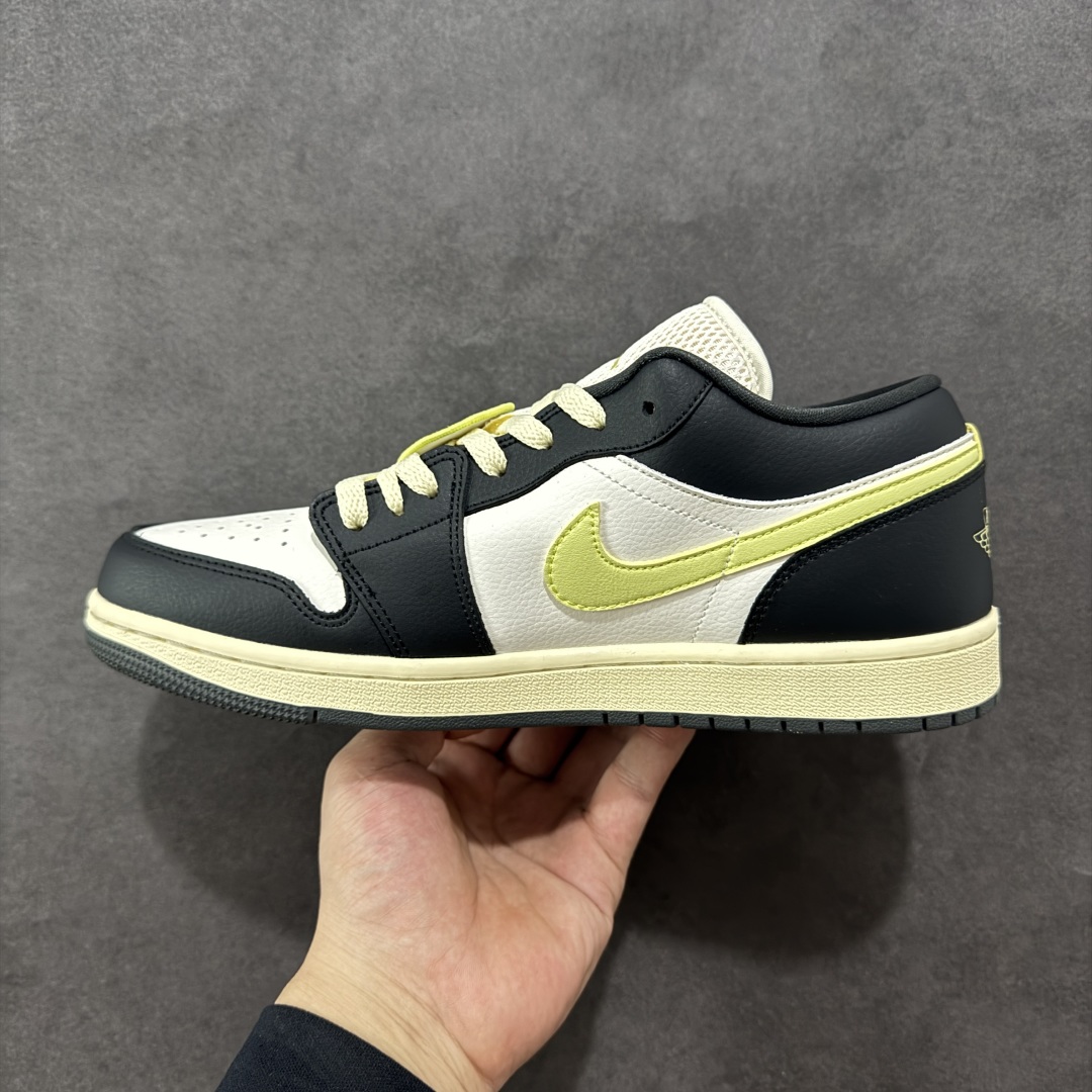 图片[2]-【K版】Air Jordan AJ1 Low 低帮 黑白绿 HQ3009-003 全新流水线出品 市场第二梯队最强版 全部原鞋开发 原楦原纸板开发 全鞋电脑针车 原厂内置全掌气垫 原盒内在原标 唯一Zp原版鞋带绑法 免检产品 全新2022版型 全头层皮料 完美零毛边处理 原厂配置全掌气垫 价格定位良心 新配色陆续出货 尺码：36 36.5 37.5 38 38.5 39 40 40.5 41 42 42.5 43 44 44.5 45-选品中心