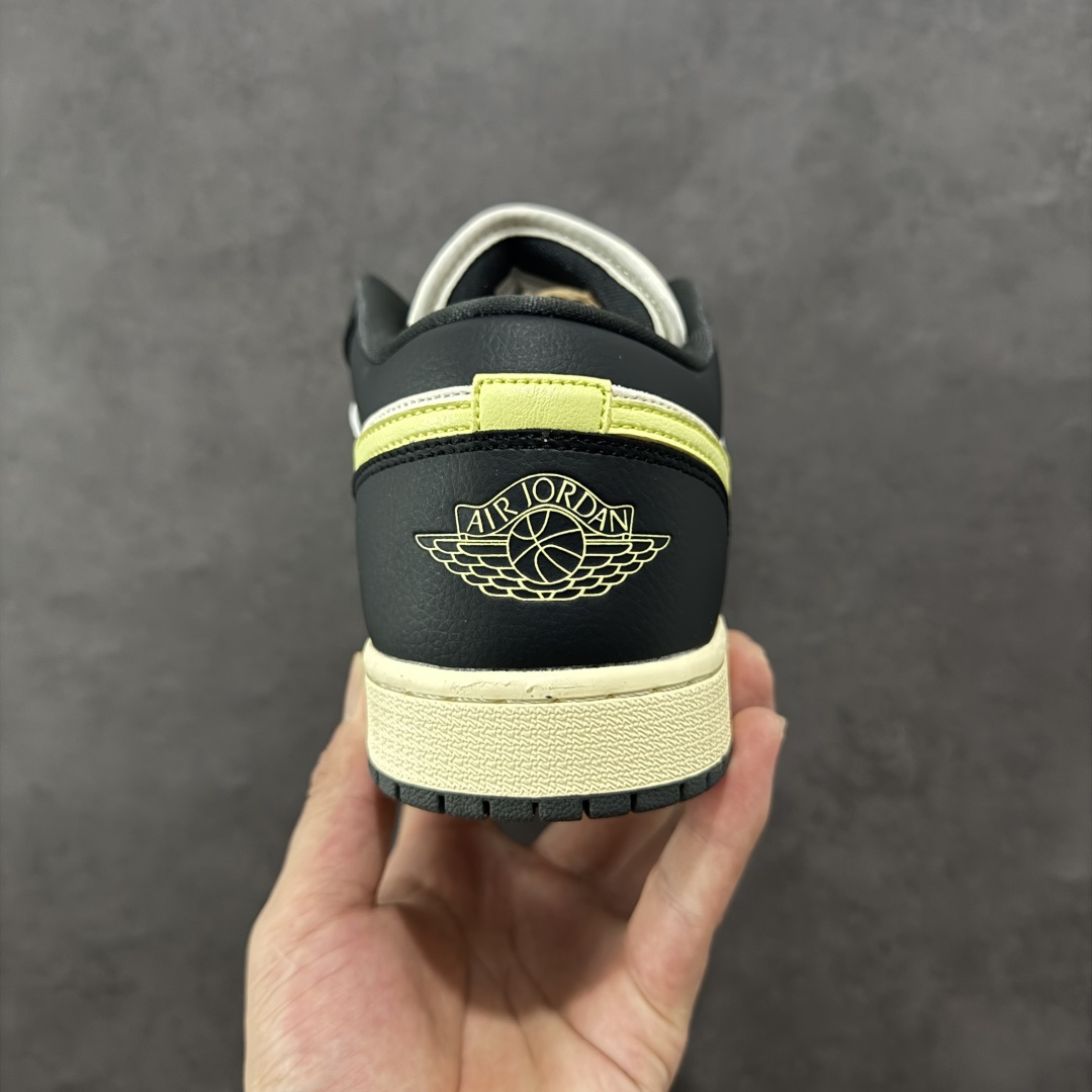 图片[4]-【K版】Air Jordan AJ1 Low 低帮 黑白绿 HQ3009-003 全新流水线出品 市场第二梯队最强版 全部原鞋开发 原楦原纸板开发 全鞋电脑针车 原厂内置全掌气垫 原盒内在原标 唯一Zp原版鞋带绑法 免检产品 全新2022版型 全头层皮料 完美零毛边处理 原厂配置全掌气垫 价格定位良心 新配色陆续出货 尺码：36 36.5 37.5 38 38.5 39 40 40.5 41 42 42.5 43 44 44.5 45-选品中心