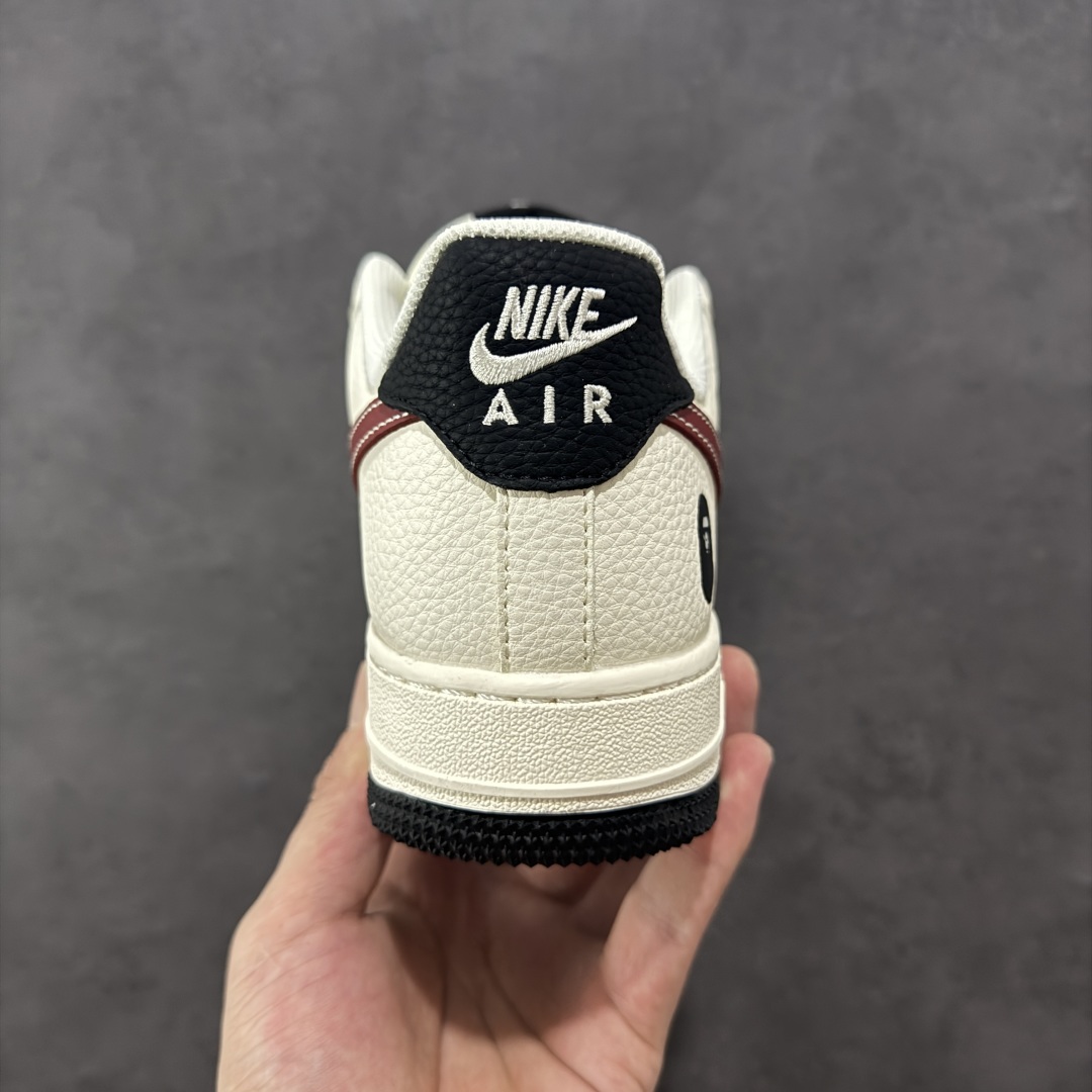 图片[4]-【定制版】Nike Air Force 1\’07 Low Bape联名 米黑拼接酒红 空军一号低帮休闲板鞋 QW5836-007  #原楦头原纸板 原装鞋盒 定制五金配件 内置全掌气垫 原厂鞋底   尺码：36 36.5 37.5 38 38.5 39 40 40.5 41 42 42.5 43 44 44.5 45-选品中心