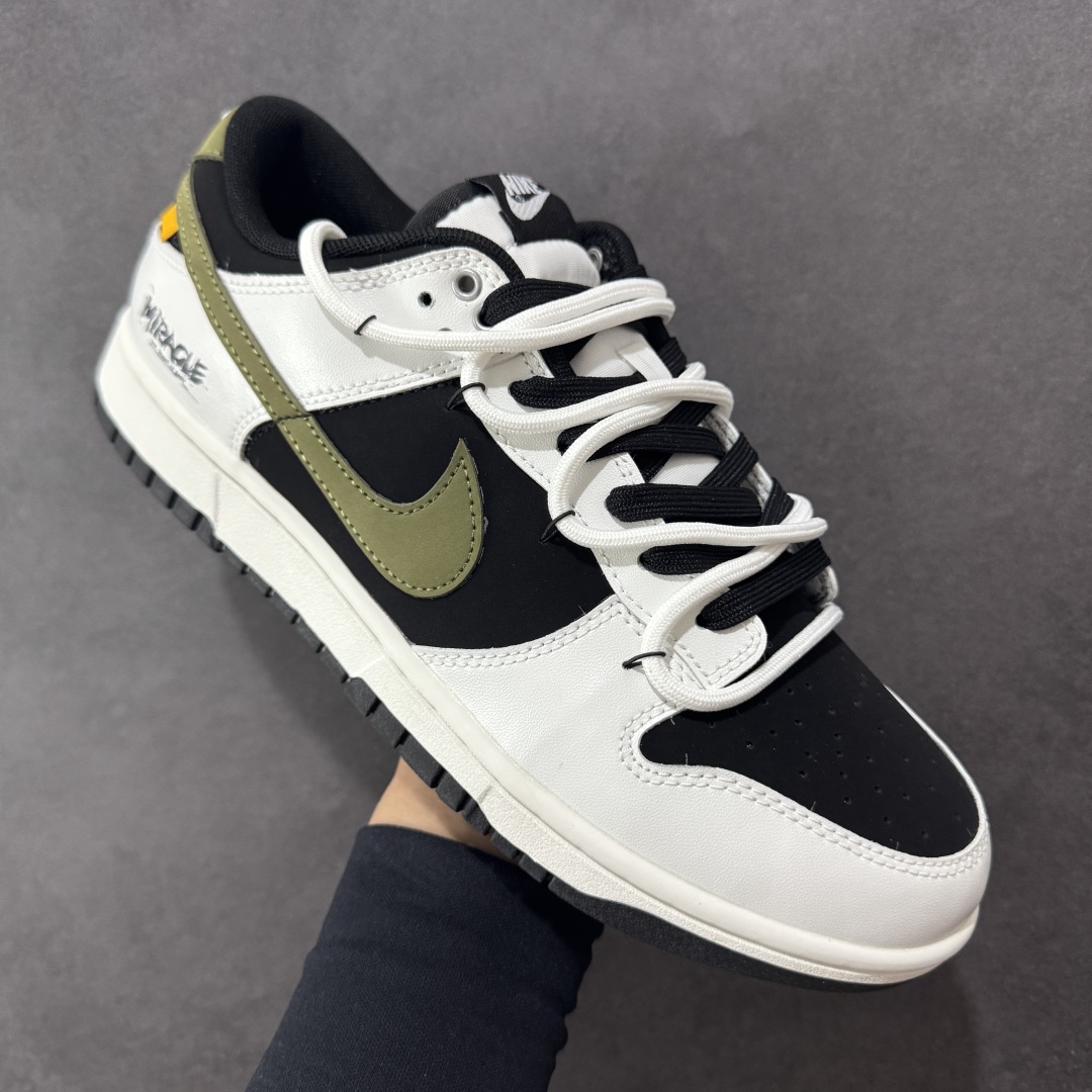 图片[3]-【YC纯原】Nike Dunk Low 寻迹使者 黑白 当定制画笔蘸取反转勇气，白为画布，黑作序章，鞋侧橄榄绿Swoosh刺破常规轨迹。鞋侧破裂风「MIRACLE」是打破常规的宣言，后跟橙标如黑夜升起的信号灯，点燃探索的野心。踏遍千篇一律，无主之地，皆为疆域。 货号： WG0414-024 尺码： 40 40.5 41 42 42.5 43 44 44.5 45 46-选品中心