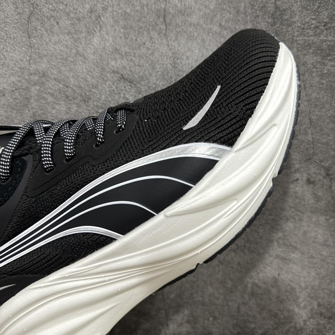 
【纯原版】彪马彪破3 PUMA MAGNIFY NITRO 3代 
PUMA跑鞋为跑步蓄
能，功能性和