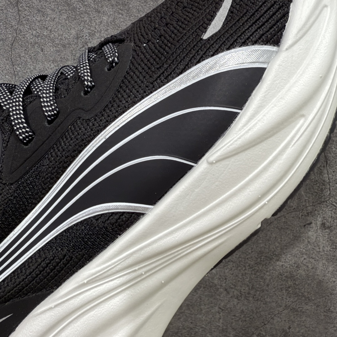 
【纯原版】彪马彪破3 PUMA MAGNIFY NITRO 3代 
PUMA跑鞋为跑步蓄
能，功能性和