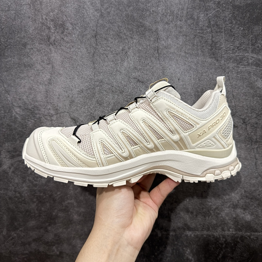 图片[2]-【666版本】SALOMON 萨洛蒙 XA PRO 3D 户外运动 网布减震防滑透气 低帮跑步鞋 男女同款 白色 477396 全新品质 巅峰之作 所有配色均购物原版拆解1：1开发 原材料打造 非市场公版便宜货 私模大底 清洁度比市场所有版本都高 全套原纸板楦头开发 原厂网布配套 确保原汁原味 完美呈现版型 原档数据独家私模五层组合大底 男女鞋同步官方开发至46 原装Ortholite轻量化鞋垫 中底布带钢印编号 原厂TPU锁扣 进口港宝加持 后跟自然饱满 还原公司包裹性 鞋面采用SENSIFT贴合技术 全方位贴合包裹脚型 鞋跟部鞋底牵引设计 提供强大的抓地性能 更适应野外崎岖不平的道路 其3D ADVANCED CHASSIS底盘 材料轻量大化 钉齿设计更具稳定性 防护性 鞋底易磨损区运用CONTAGRIP高耐磨材料 应对城市硬质路面长距离跑考验 尺码：36 36.5 37.5 38 38.5 39 40 40.5 41 42 42.5 43 44 45 46-选品中心