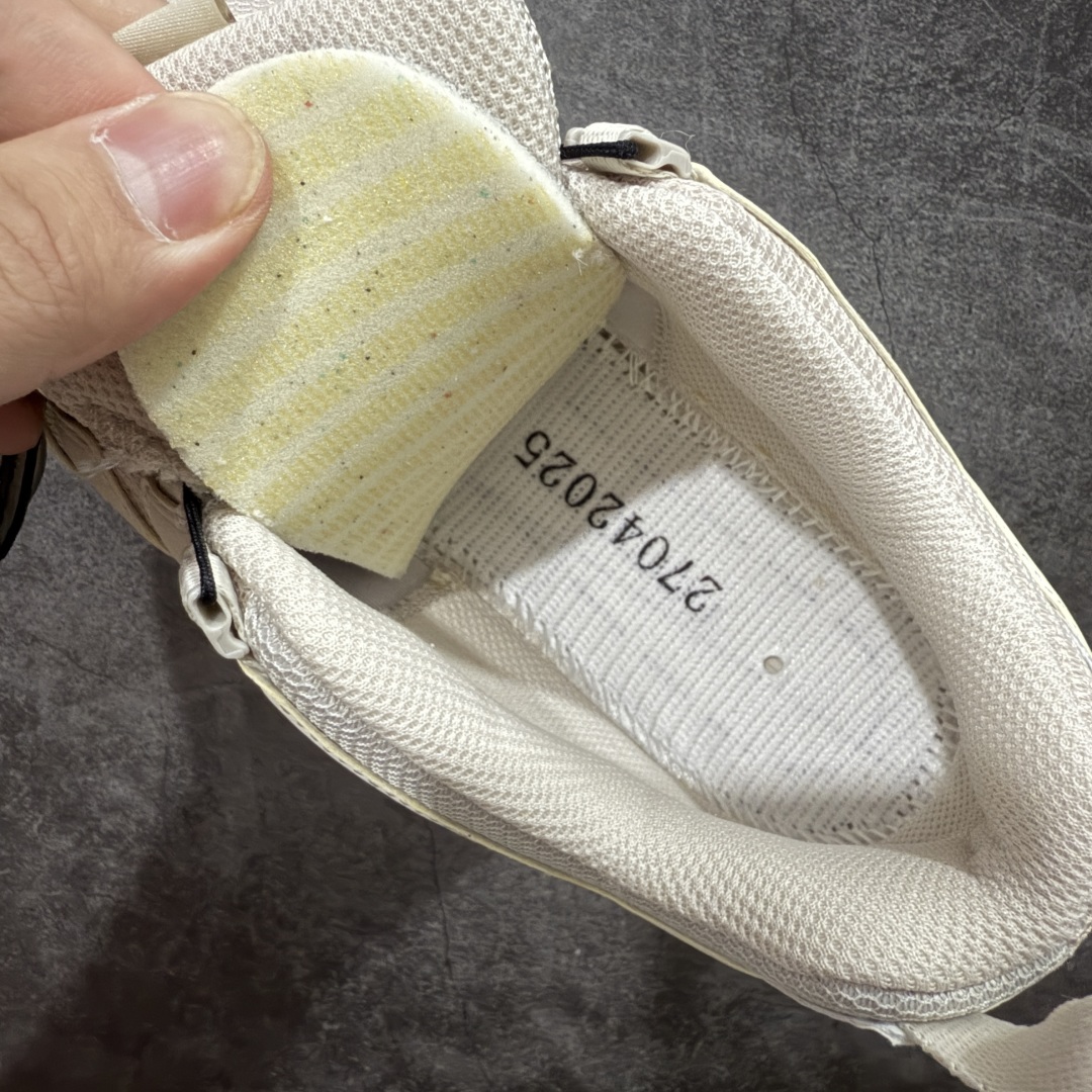 图片[8]-【666版本】SALOMON 萨洛蒙 XA PRO 3D 户外运动 网布减震防滑透气 低帮跑步鞋 男女同款 白色 477396 全新品质 巅峰之作 所有配色均购物原版拆解1：1开发 原材料打造 非市场公版便宜货 私模大底 清洁度比市场所有版本都高 全套原纸板楦头开发 原厂网布配套 确保原汁原味 完美呈现版型 原档数据独家私模五层组合大底 男女鞋同步官方开发至46 原装Ortholite轻量化鞋垫 中底布带钢印编号 原厂TPU锁扣 进口港宝加持 后跟自然饱满 还原公司包裹性 鞋面采用SENSIFT贴合技术 全方位贴合包裹脚型 鞋跟部鞋底牵引设计 提供强大的抓地性能 更适应野外崎岖不平的道路 其3D ADVANCED CHASSIS底盘 材料轻量大化 钉齿设计更具稳定性 防护性 鞋底易磨损区运用CONTAGRIP高耐磨材料 应对城市硬质路面长距离跑考验 尺码：36 36.5 37.5 38 38.5 39 40 40.5 41 42 42.5 43 44 45 46-选品中心