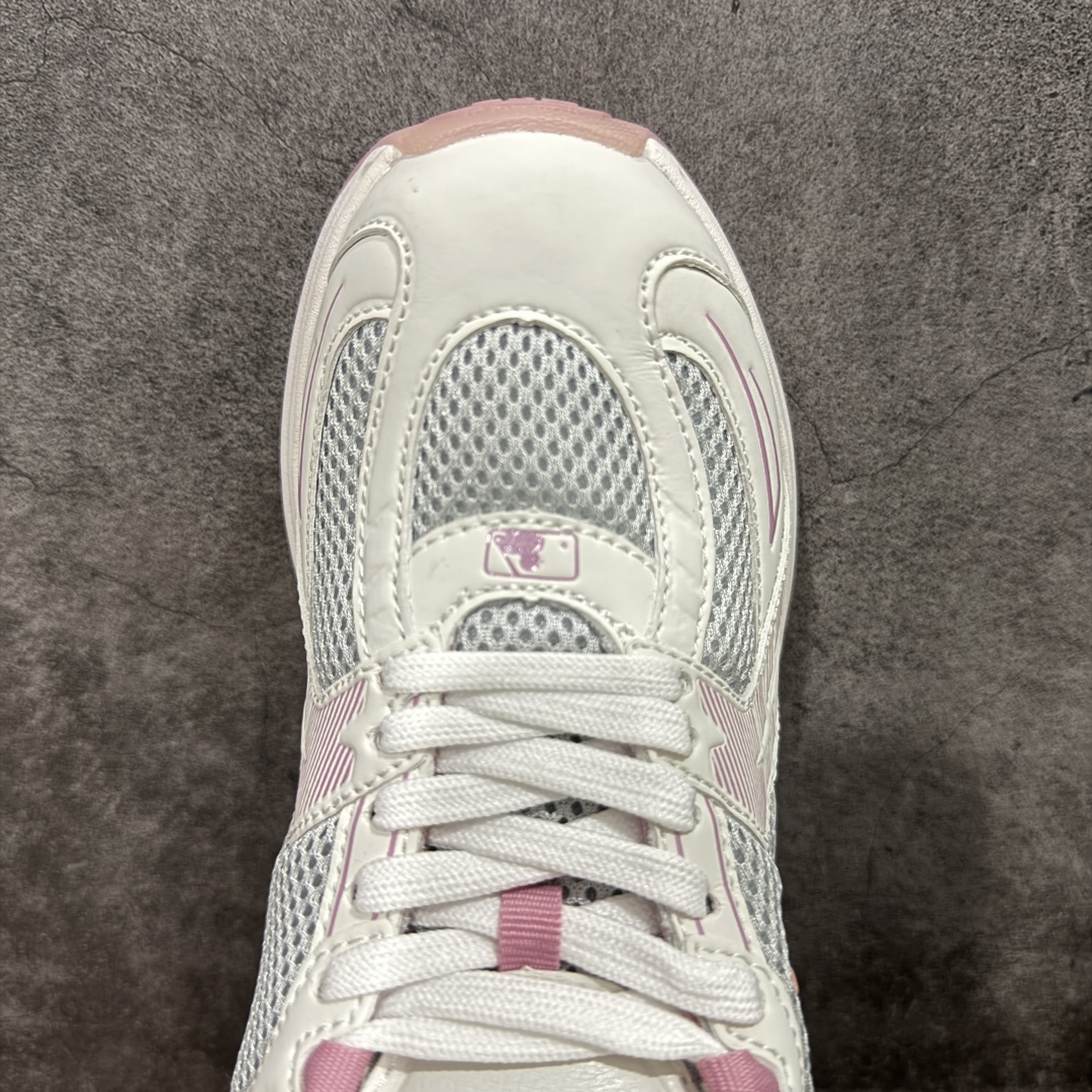 图片[5]-【纯原订单】MLB Winner Chunky 25新款 NY百搭舒适休闲潮流运动厚底增高 防滑耐磨 低帮 老爹鞋 男女同款 银色 潮流厚底时尚街头赛博老爹鞋 MLB官方同步出货 虞书欣等众多潮流明星同款 高弹双层MD大底 原楦原档案数据开发版型（完美鞋头弧度/后套收口效果🆚市面文案版本‼️） 原厂立体填充鞋舌海绵 中底注胶孔原数据开发模具大底原厂转印标市面上唯一纯原版本 原材料打造 内增高6cm 原厂1：1模具开发 原厂进口纳米材质 原盒雷射防伪标包装 天猫订单品质 官网尺码：35 36 36.5 37.5 38 38.5 39 40 40.5 41 42 42.5 43 44 45-选品中心