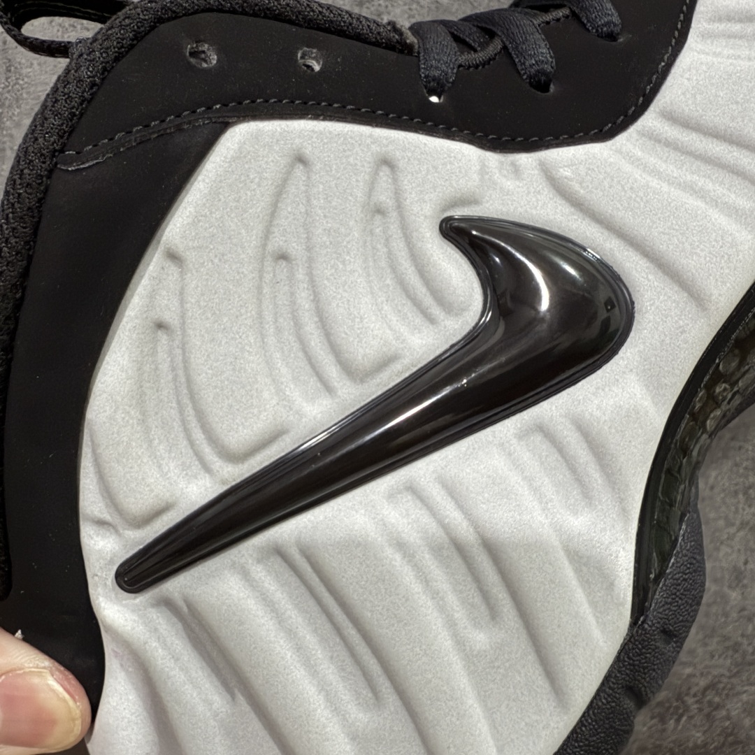 图片[3]-【莞产纯原】Nike Air Foamposite One “Triple White” 市售最强品质 莞产顶级品质 灰狼喷 HF0794-001 内置Zoom气垫 鞋型发泡360度无死角 中底完美注胶 原厂碳纤维加持 尺码：40 40.5 41 42 42.5 43 44 44.5 45 46 47.5-选品中心