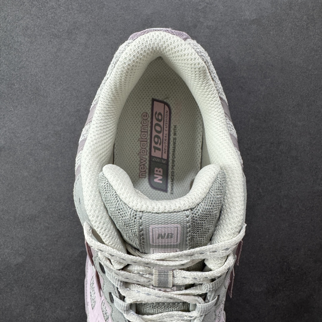图片[7]-【纯原版】NB新百伦New Balance M1906R U1906WFA 系列复古老爹风休闲运动慢跑鞋 采用轻质牛剖革拼接透气网眼衬垫织物鞋面材质#T-Beam大底提供足步弓支撑，保持步态稳定#后跟搭载外露缓震胶 鞋身整体以各种深浅不一的灰色覆盖，鞋头以淡蓝色调装饰，网眼衬垫通过不规律的色块实现做旧的美感，泛黄的鞋底更是进一步增添了复古气息。 尺码：36 37 37.5 38 38.5 39.5 40 40.5 41.5 42 42.5 43 44 45 46.5-选品中心
