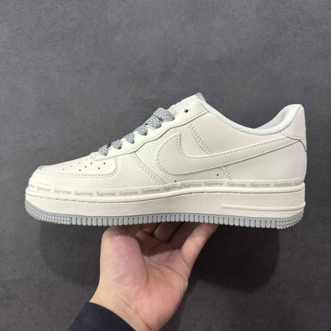 图片[2]-【定制版】Nike Air Force 1\’07 Low Supreme联名 米灰弹幕 空军一号低帮休闲板鞋 XX3168-205  #原楦头原纸板 原装鞋盒 定制五金配件 内置全掌气垫 原厂鞋底   尺码：36 36.5 37.5 38 38.5 39 40 40.5 41 42 42.5 43 44 44.5 45-选品中心