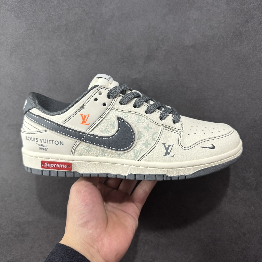 【定制版】Nike SB Dunk Low 双勾三方联名 周年高端定制 低帮休闲板鞋 YX5066-363  #定制鞋盒 大厂纯原品质出货 超高清洁度 皮料切割干净无任何毛边 细节完美   尺码:36 36.5 37.5 38 36.5 39 40 40.5 41 42 42.5 43 44 44.5 45-选品中心