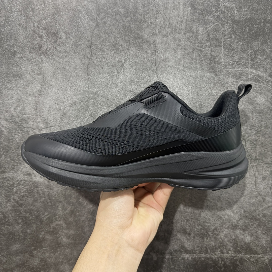 
【莞产纯原】DESCENTE BOA 迪桑特 运动慢跑鞋 透气针织鞋面搭配BOA螺丝系带系统，带来舒适