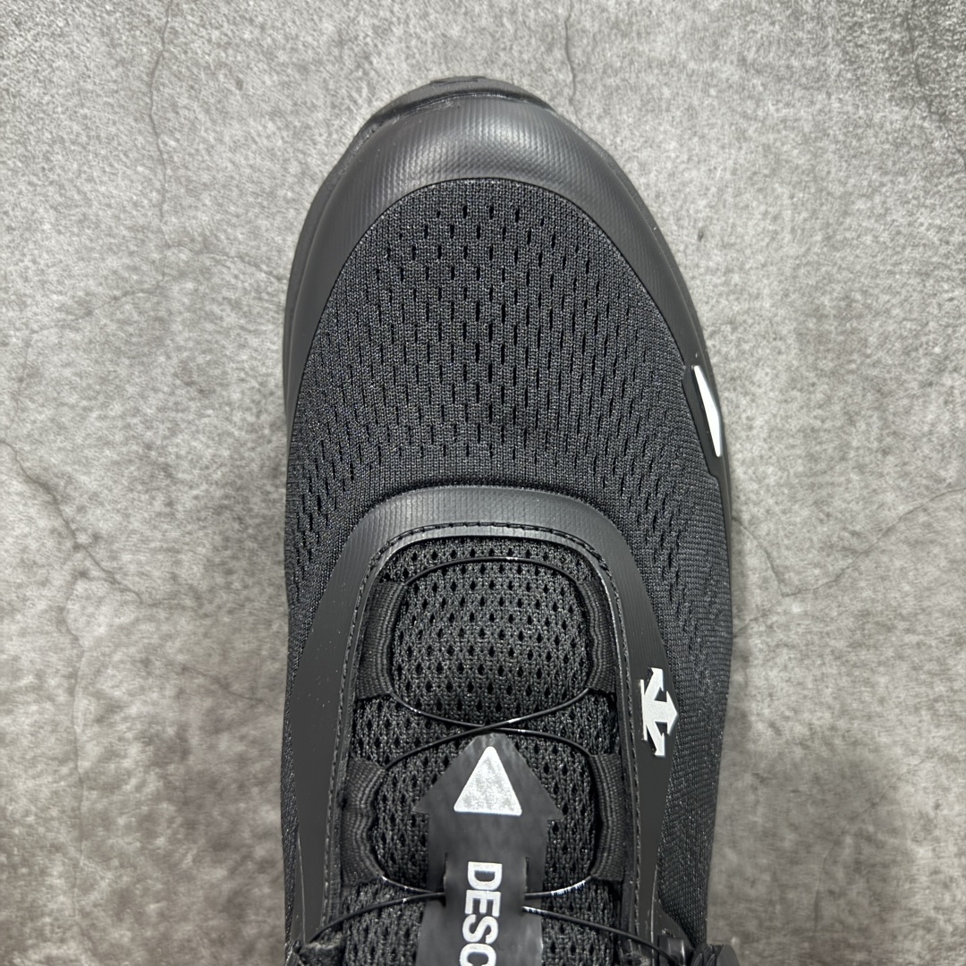 
【莞产纯原】DESCENTE BOA 迪桑特 运动慢跑鞋 透气针织鞋面搭配BOA螺丝系带系统，带来舒适