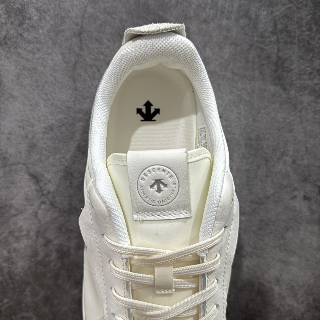 
【纯原版】迪桑特DESCENTE Chron TRAINER 米白

市面最优品质 区别市场版本
DE