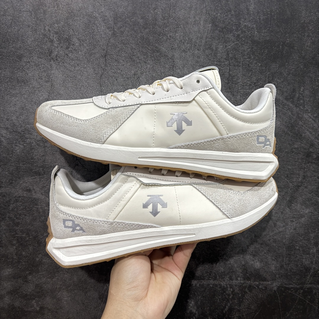 
【纯原版】迪桑特DESCENTE Chron TRAINER 米白

市面最优品质 区别市场版本
DE