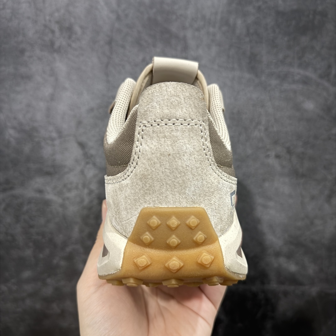 
【纯原版】迪桑特DESCENTE Chron TRAINER 白灰

市面最优品质 区别市场版本
DE