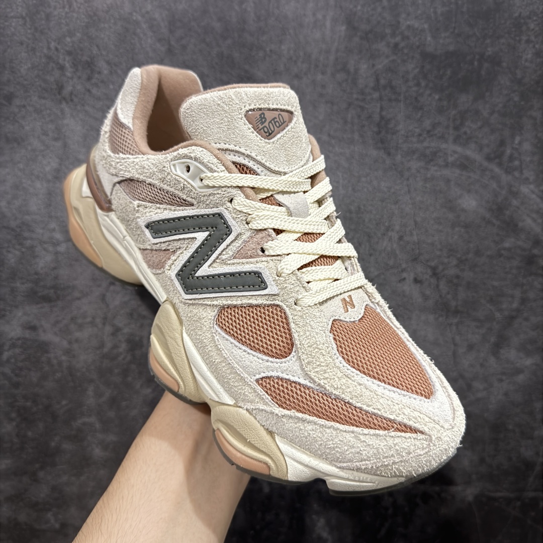 图片[3]-【纯原版】 New Balance NB9060 联名款 复古休闲运动慢跑鞋 棕色 U9060CWF 全套原楦原纸板原厂数据开发 进口三明治网面 原装进口翻毛皮料正确绒感卡色 正确中底拉帮中底网布细节 原厂标裁 带紫光防伪 定制后跟透明水晶模块 冲裁组合 大底贴合程度胶水上色把控完美 整洁度挑战全网艺术家 多道序QC把关品质完善 匠心打造 耗时两个月开发完成 工艺极其复杂难度可想而知 新开独立私模大底 全网唯一正确六层组合大底 高端零售专供产物 尺码：36 37 37.5 38 38.5 39 40 40.5 41 42 42.5 43 44 45 46.5-选品中心