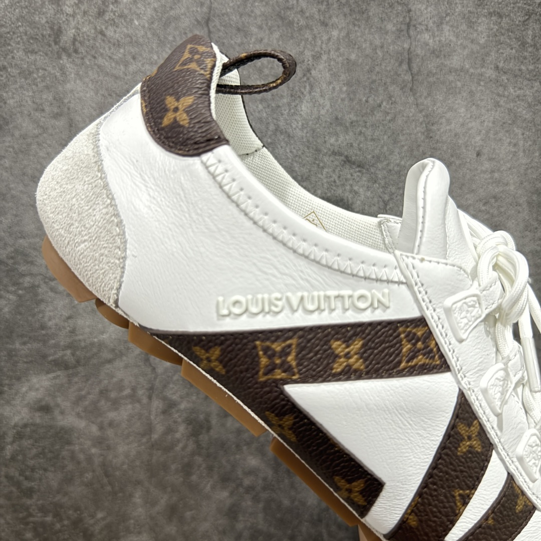 图片[7]-【专柜版/海淘代购】Louis Vuitton 春夏 Sneakerina LV 路易威登 系列运动鞋 德训鞋 平底鞋休闲鞋 海淘代购同渠道品质 高端零售 外贸充正专供 高端礼盒 市场最强级别没有之一💪🏻 原版购入开发 ZP级全套包装 完美楦型 正确卡色 质感媲美原版 细节与原版一致 请注意区分市面通货材 尺码：35 36 37 38 39 40-选品中心