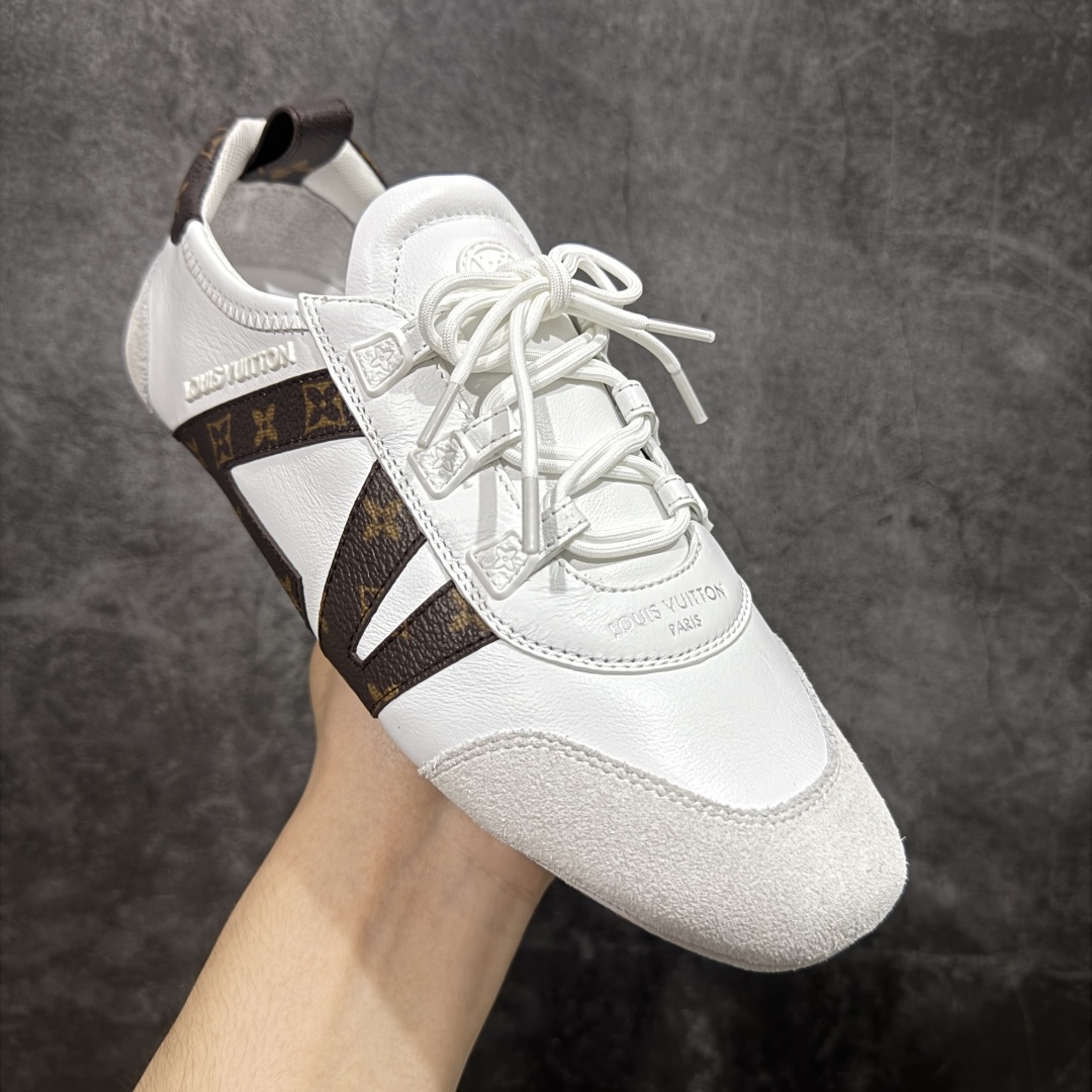 图片[3]-【专柜版/海淘代购】Louis Vuitton 春夏 Sneakerina LV 路易威登 系列运动鞋 德训鞋 平底鞋休闲鞋 海淘代购同渠道品质 高端零售 外贸充正专供 高端礼盒 市场最强级别没有之一💪🏻 原版购入开发 ZP级全套包装 完美楦型 正确卡色 质感媲美原版 细节与原版一致 请注意区分市面通货材 尺码：35 36 37 38 39 40-选品中心