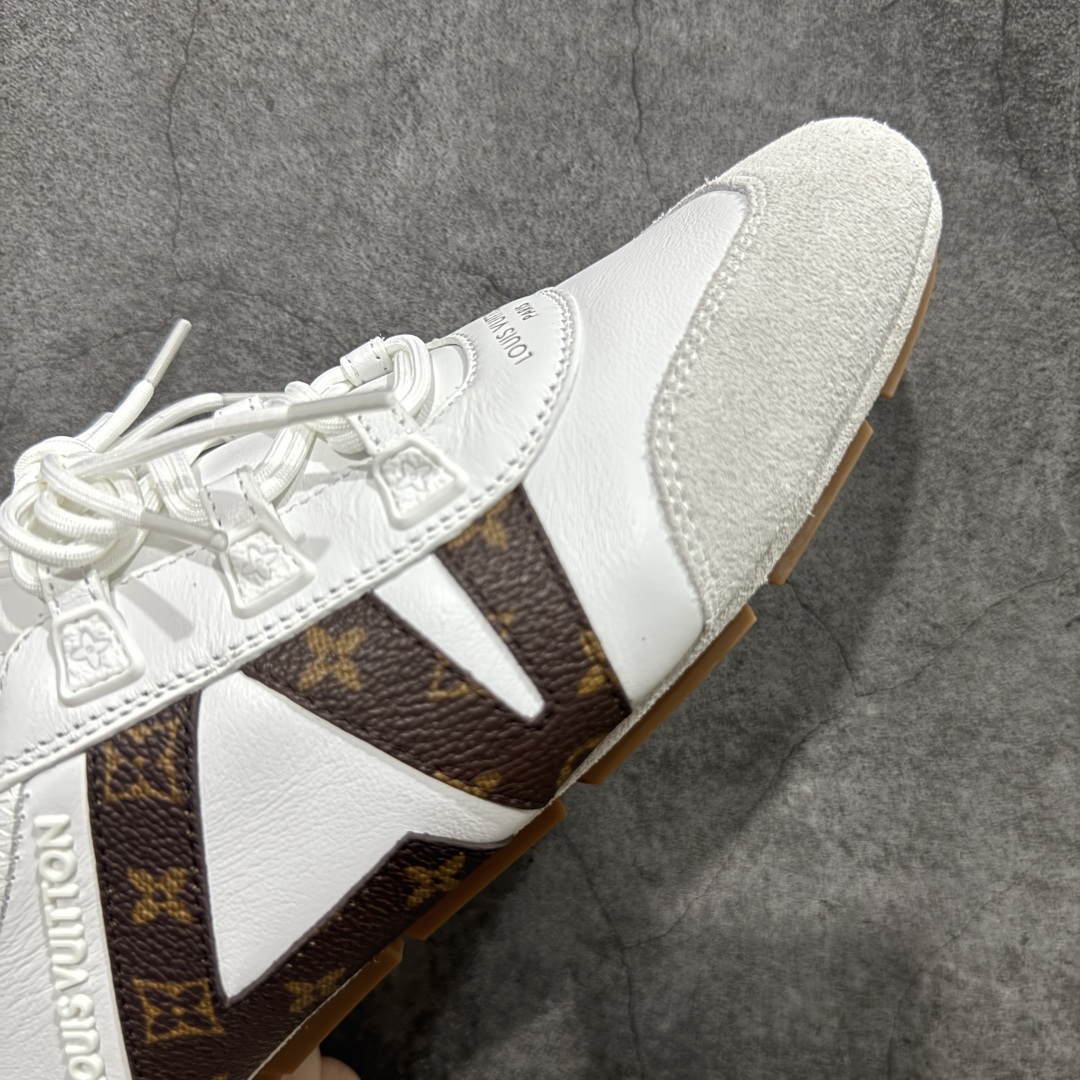 图片[6]-【专柜版/海淘代购】Louis Vuitton 春夏 Sneakerina LV 路易威登 系列运动鞋 德训鞋 平底鞋休闲鞋 海淘代购同渠道品质 高端零售 外贸充正专供 高端礼盒 市场最强级别没有之一💪🏻 原版购入开发 ZP级全套包装 完美楦型 正确卡色 质感媲美原版 细节与原版一致 请注意区分市面通货材 尺码：35 36 37 38 39 40-选品中心