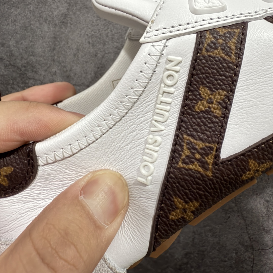 图片[3]-【专柜版/海淘代购】Louis Vuitton 春夏 Sneakerina LV 路易威登 系列运动鞋 德训鞋 平底鞋休闲鞋 海淘代购同渠道品质 高端零售 外贸充正专供 高端礼盒 市场最强级别没有之一💪🏻 原版购入开发 ZP级全套包装 完美楦型 正确卡色 质感媲美原版 细节与原版一致 请注意区分市面通货材 尺码：35 36 37 38 39 40-选品中心