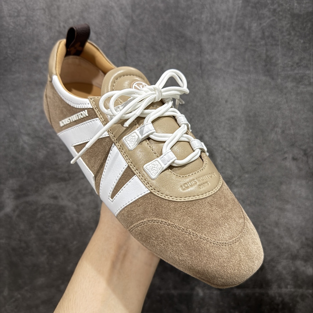 图片[3]-【专柜版/海淘代购】Louis Vuitton 春夏 Sneakerina LV 路易威登 系列运动鞋 德训鞋 平底鞋休闲鞋 海淘代购同渠道品质 高端零售 外贸充正专供 高端礼盒 市场最强级别没有之一💪🏻 原版购入开发 ZP级全套包装 完美楦型 正确卡色 质感媲美原版 细节与原版一致 请注意区分市面通货材 尺码：35 36 37 38 39 40-选品中心